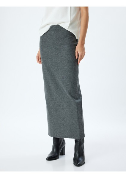 Uzun Kalem Etek Arkası Yırtmaçlı Standart Bel Slim Fit modelleri