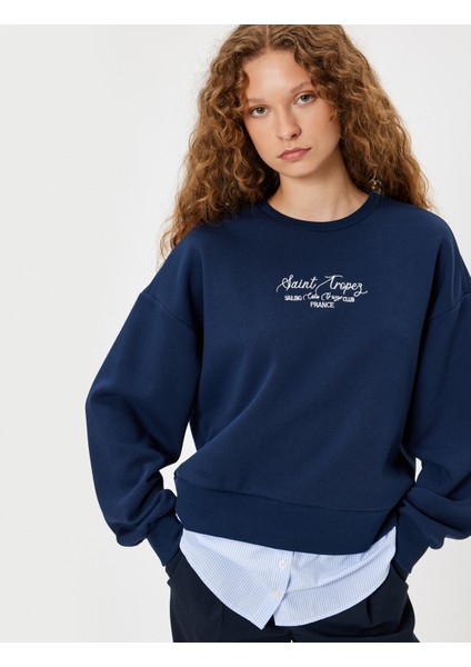 Oversize Sweatshirt Bisiklet Yaka Sloganlı Kumaş Detaylı