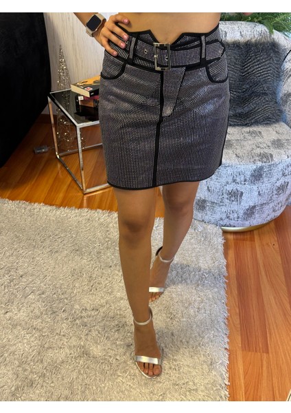 Kemer Aksesuarlı Parıltılı Mini Etek Siyah modelleri