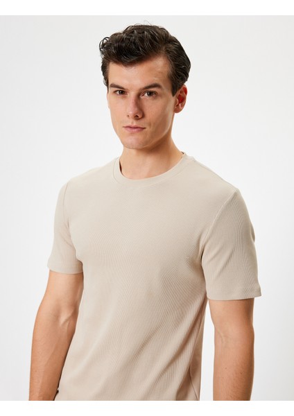 Slim Fit Tişört Basic Kısa Kollu Bisiklet Yaka fiyatları