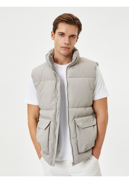 Şişme Yelek Fermuarlı Dik Yaka Kapaklı Cep Detaylı