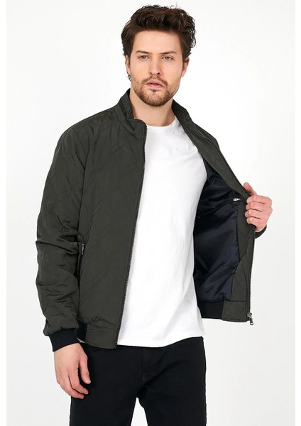 Yeni Sezon Erkek Yeşil Mevsimlik Triko ve Deri Biye Detaylı Fermuarlı Iç Cepli Mont&ceket fiyatları