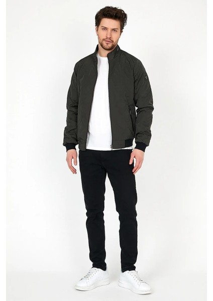Yeni Sezon Erkek Yeşil Mevsimlik Triko ve Deri Biye Detaylı Fermuarlı Iç Cepli Mont&ceket modelleri