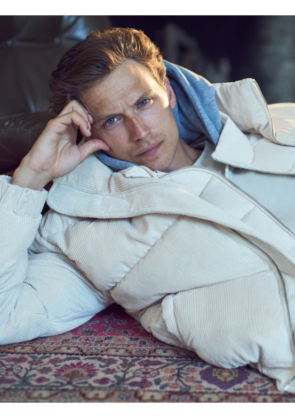 Kolsuz Mont Yelek Çıkarılabilir Kapşonlu Fermuarlı Cep Detaylı