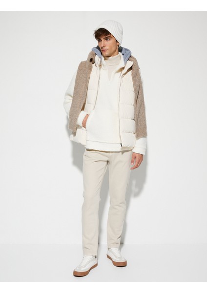 Kolsuz Mont Yelek Çıkarılabilir Kapşonlu Fermuarlı Cep Detaylı modelleri