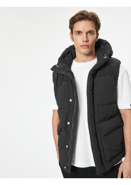 Şişme Yelek Kapüşonlu Cepli Fermuar Kapamalı