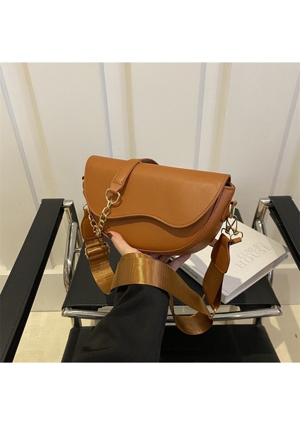 Batı Crossbody Çanta Kadın Niş Tasarımı 2024 Yeni Geniş Omuz Askılı Omuz Çantası Modaya Uygun ve Çok Yönlü Yarı Dairesel Eyer Çantası (Yurt Dışından)