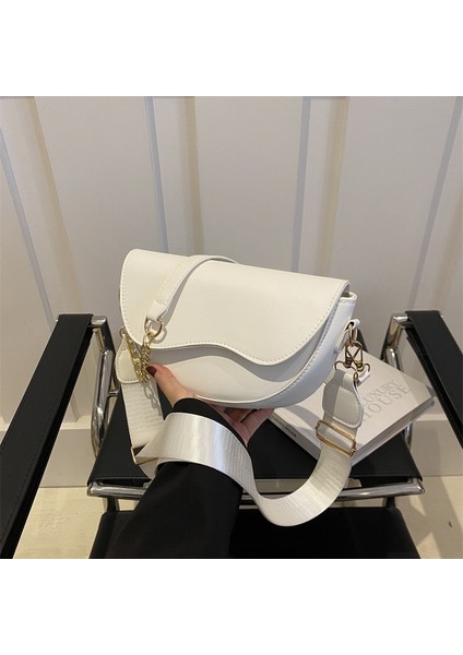 Batı Crossbody Çanta Kadın Niş Tasarımı 2024 Yeni Geniş Omuz Askılı Omuz Çantası Modaya Uygun ve Çok Yönlü Yarı Dairesel Eyer Çantası (Yurt Dışından)