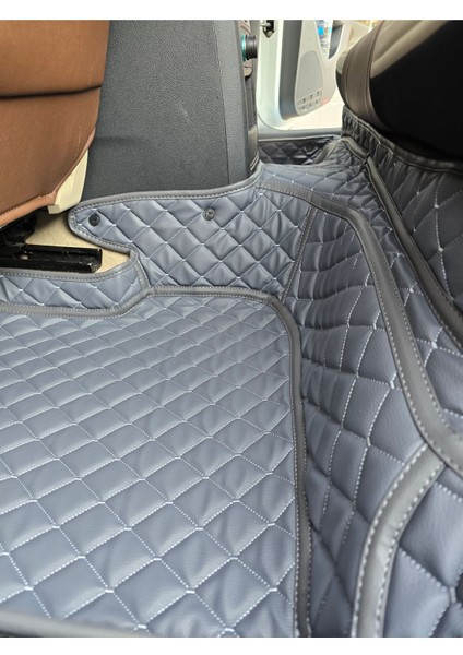 Seat Arona 2017-2024 Füme Gri Renk 8d Premium Araca Özel Yeni Nesil Havuzlu Deri Oto Paspas