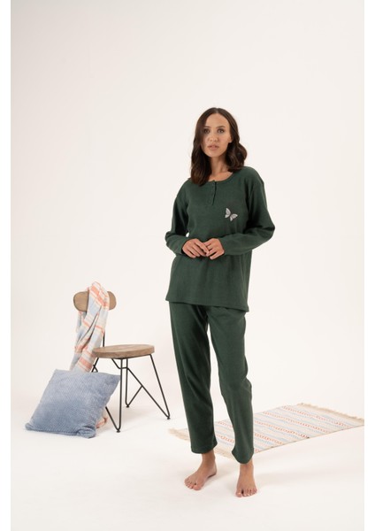 Kadın Kışlık Düğmeli Yaka Kelebek Işlemeli Şardonlu Pijama Takımı