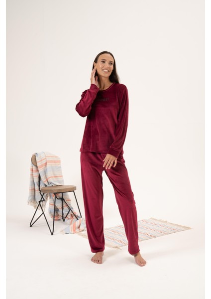 Kadın Kışlık Queen Kadife Pijama Takımı indirimleri