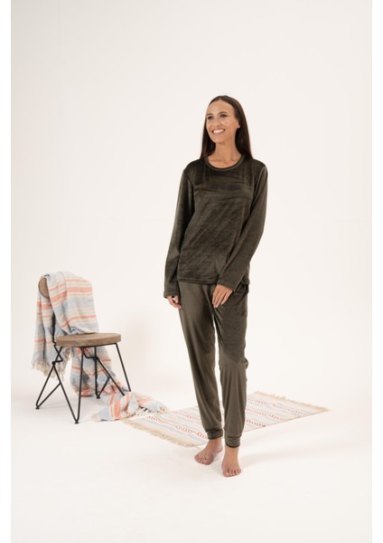 Kadın Kışlık Day To Night Kadife Pijama Takımı fırsatları