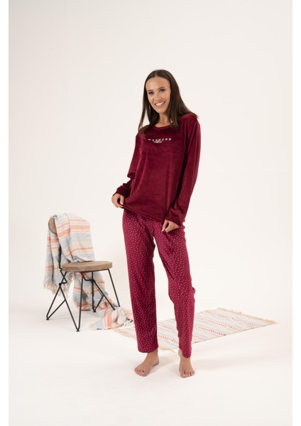 Kadın Kışlık Puantiyeli Kadife Pijama Takımı Bordo modelleri