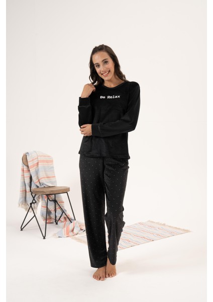 Kadın Kışlık Puantiyeli Kadife Pijama Takımı Siyah modelleri