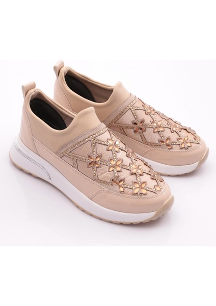 401 Kadin Çiçek Detayli Sneaker Ayakkabi fiyatları