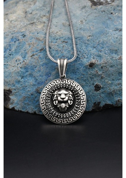 Gümüş Aslan Figürlü Mikro Taş Süslemeli Grek Desenli 925 Ayar Gümüş Kolye Zincir 901154 indirimleri