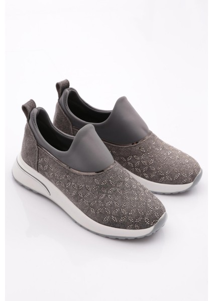 404 Kadin Demir Taşli Sneaker Ayakkabi fiyatları