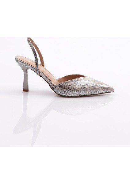 7073 Kadın Önü Kapali Sivri Burun Topuklu Ayakkabı