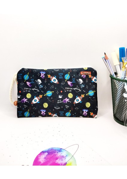 Uzay Galaksi Astronot Desenli Kalem Kutusu Yıkanabilir Bez Kalemlik