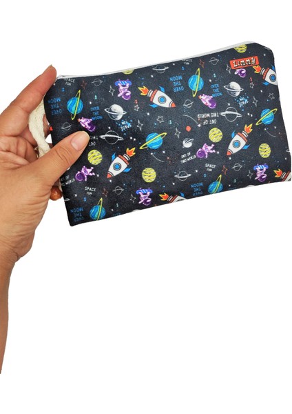 Uzay Galaksi Astronot Desenli Kalem Kutusu Yıkanabilir Bez Kalemlik fiyatları
