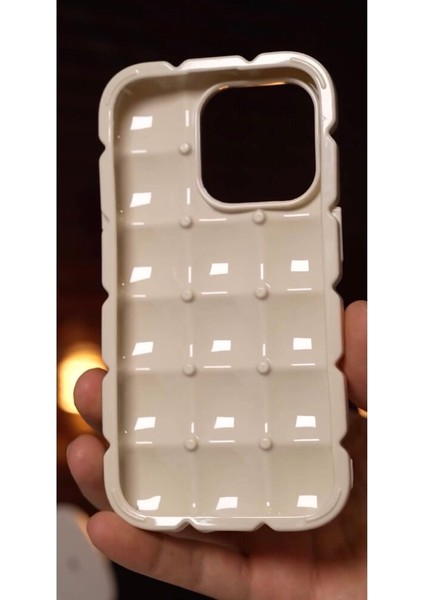 Apple iPhone 15 Pro Max Uyumlu Parlak Kare Kabartmalı Şişme Silikon Kılıf Kapak