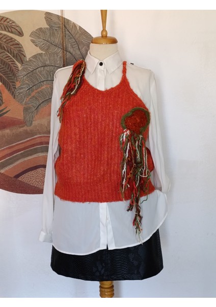 Hippybutik Turuncu Örgü Broş Detaylı El Yapımı Süveter