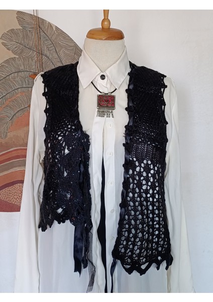 Siyah Karma El Örgüsü Patchwork Asimetrik Tasarım Yelek