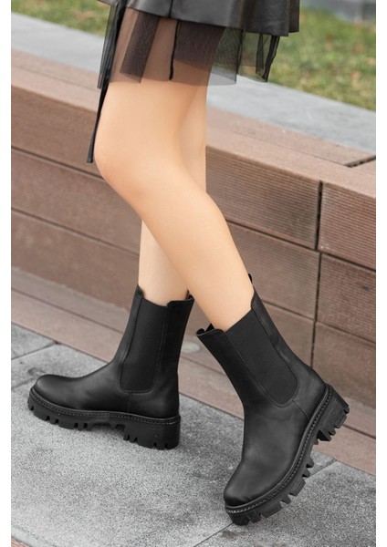 Unte Siyah Cilt Lastik Detaylı Kadın Bot modelleri