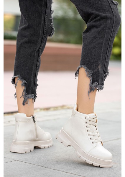 Lour Krem Cilt Kısa Bağcık Detaylı Kadın Bot fiyatları