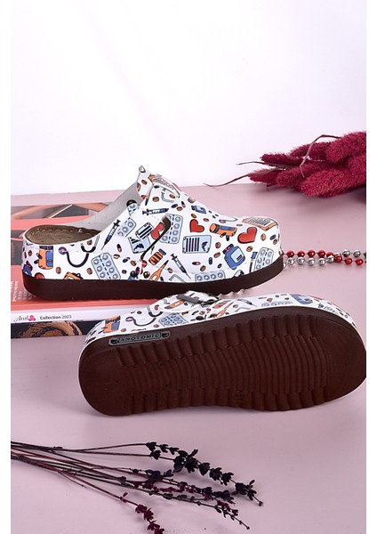 3034 Doktor Gereçleri Desenli Anatomik Terlik modelleri