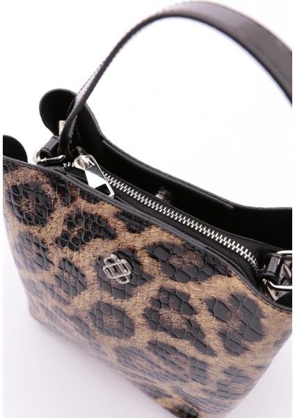 3054 Kadın Arkası Cep Detaylı Çanta fırsatları