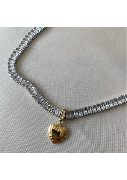 Zirkon Gold Kalp Detay Su Yolu Kolye