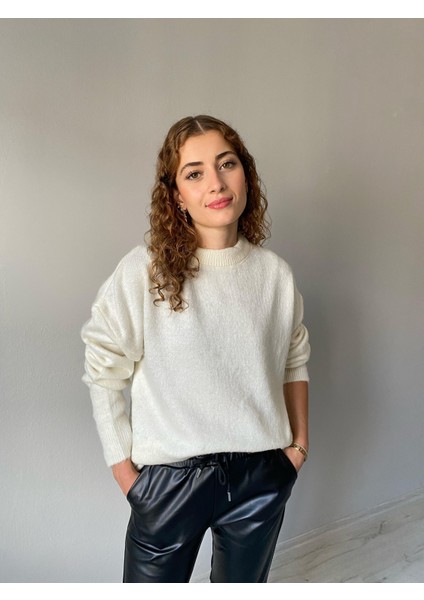 Oversize Yumoş Bisiklet Yaka Kadın Kazak