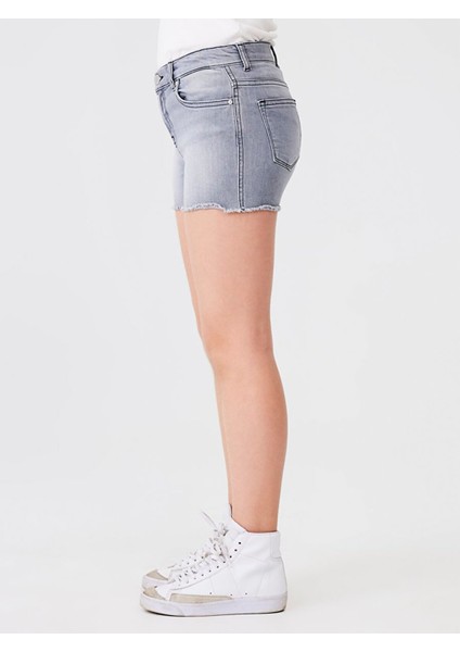 Layla G Şort fırsatları