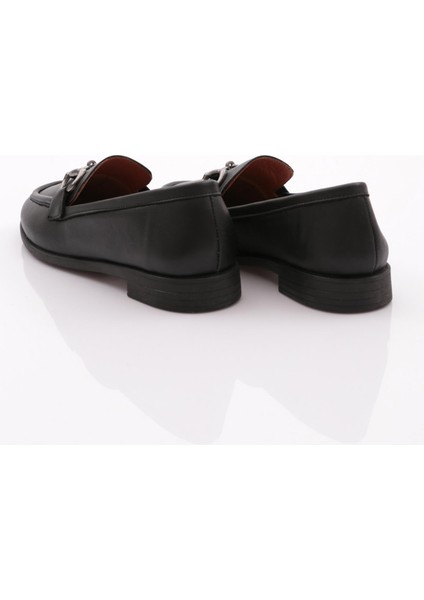 1852 Kadin Metal Aksesuarli Loafer Ayakkabi