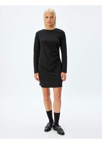 Uzun Kollu Mini Elbise Drape Detaylı Yuvarlak Yaka Slim Fit Krep Scuba Kumaş