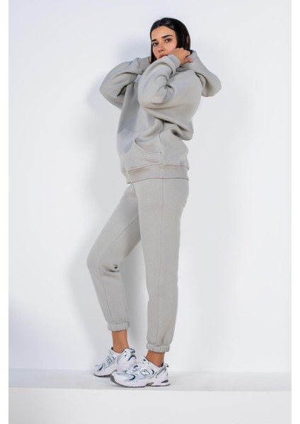 Kadın 3 Iplik Düz Baskısız Oversize Kesim Rahat Kalıp Kışlık Sıcak Tutan Yeni Sezon Eşofman Takımı fiyatları