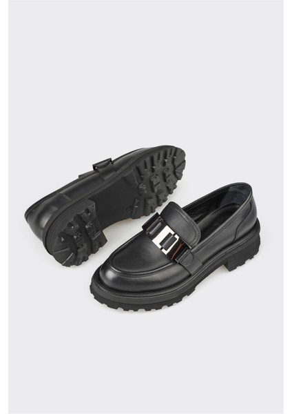 Siyah Deri Kadın Günlük Ayakkabı modelleri