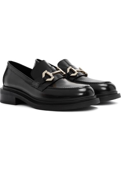 Kadın Siyah Toka Detaylı Deri Maskülen Loafer 24WFD200922 modelleri