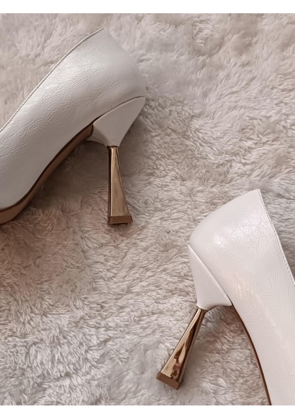 Rary 9 cm Ince Topuk Detaylı Kırışık Deri Yüzey Nişan Nikah Gelin Ayakkabısı
