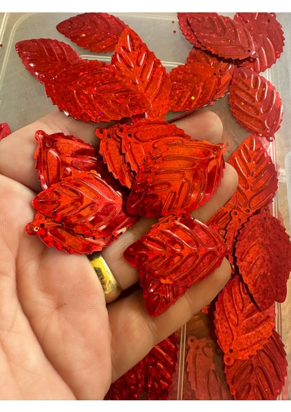50 Adet Kırmızı Lazer Kesim Yaprak Pul Delikli Pul Payet 3 x 2 cm