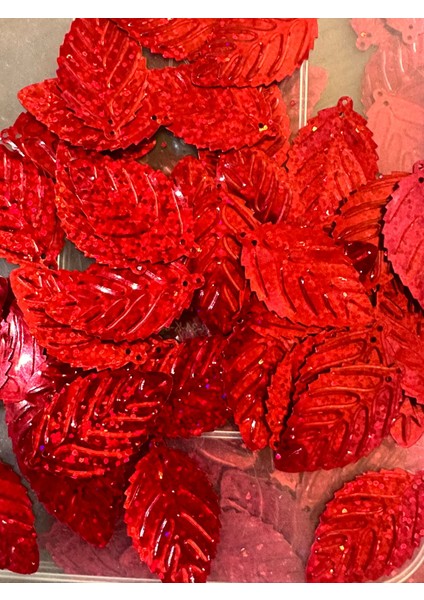 50 Adet Kırmızı Lazer Kesim Yaprak Pul Delikli Pul Payet 3 x 2 cm