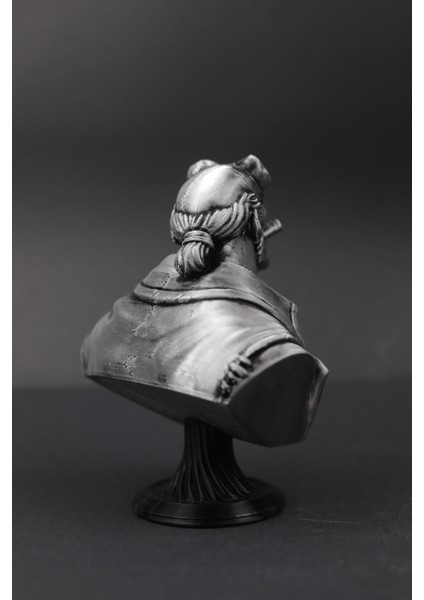 Hellboy - Figür / Büst fırsatları