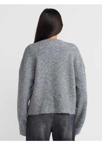 10645 V Yaka Yumuşak Dokulu Triko Kazak-Füme M. fiyatları