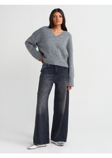 10645 V Yaka Yumuşak Dokulu Triko Kazak-Füme M. modelleri