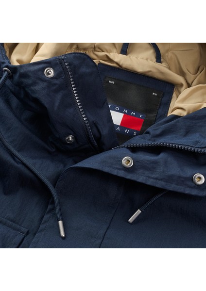 Erkek Marka Logolu Kapüşonlu Şık Görünüşlü Lacivert Mont DM0DM18905-C1G modelleri