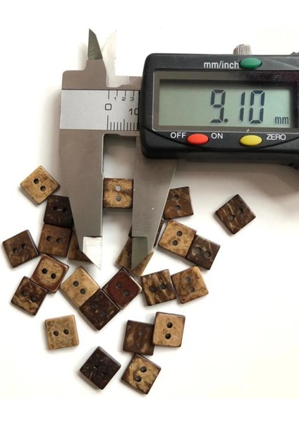 9 mm Kare Kokonat Düğme 2 Delikli(15 Adet) modelleri