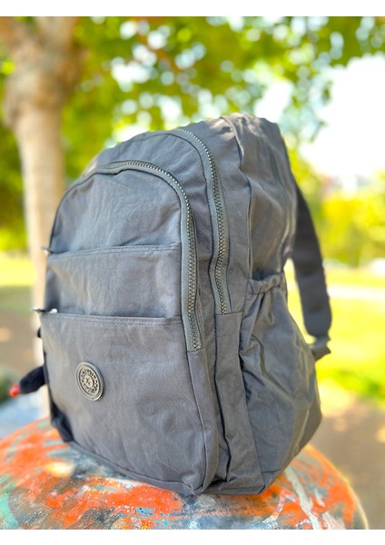 8 Bölmeli Matara & Suluk Gözlü Geniş Hacimli Yağmur Suyu Itici Özellikte Okul & Sırt Çantası modelleri