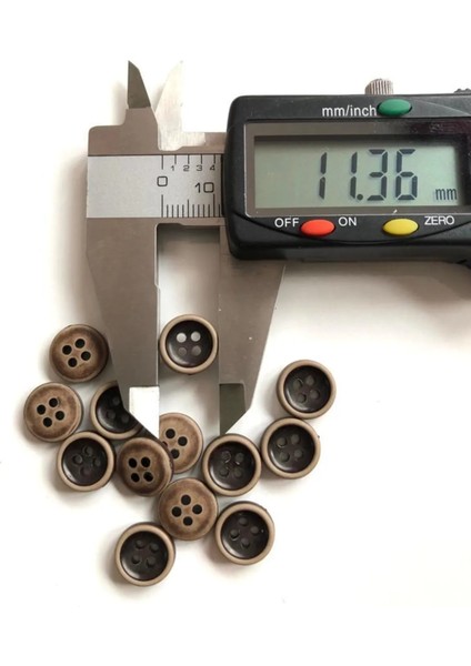 115 mm Kahverengi Bej 4 Delikli Polyester Düğme(20 Adet) modelleri
