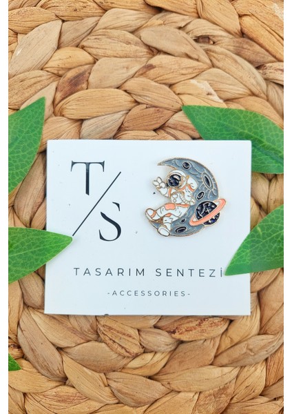 Rozet Metal Broş Yaka Okul Çantası Kıyafet Şapka Aksesuar Astronot Ay Gezegen Saturn Uzay Rosette